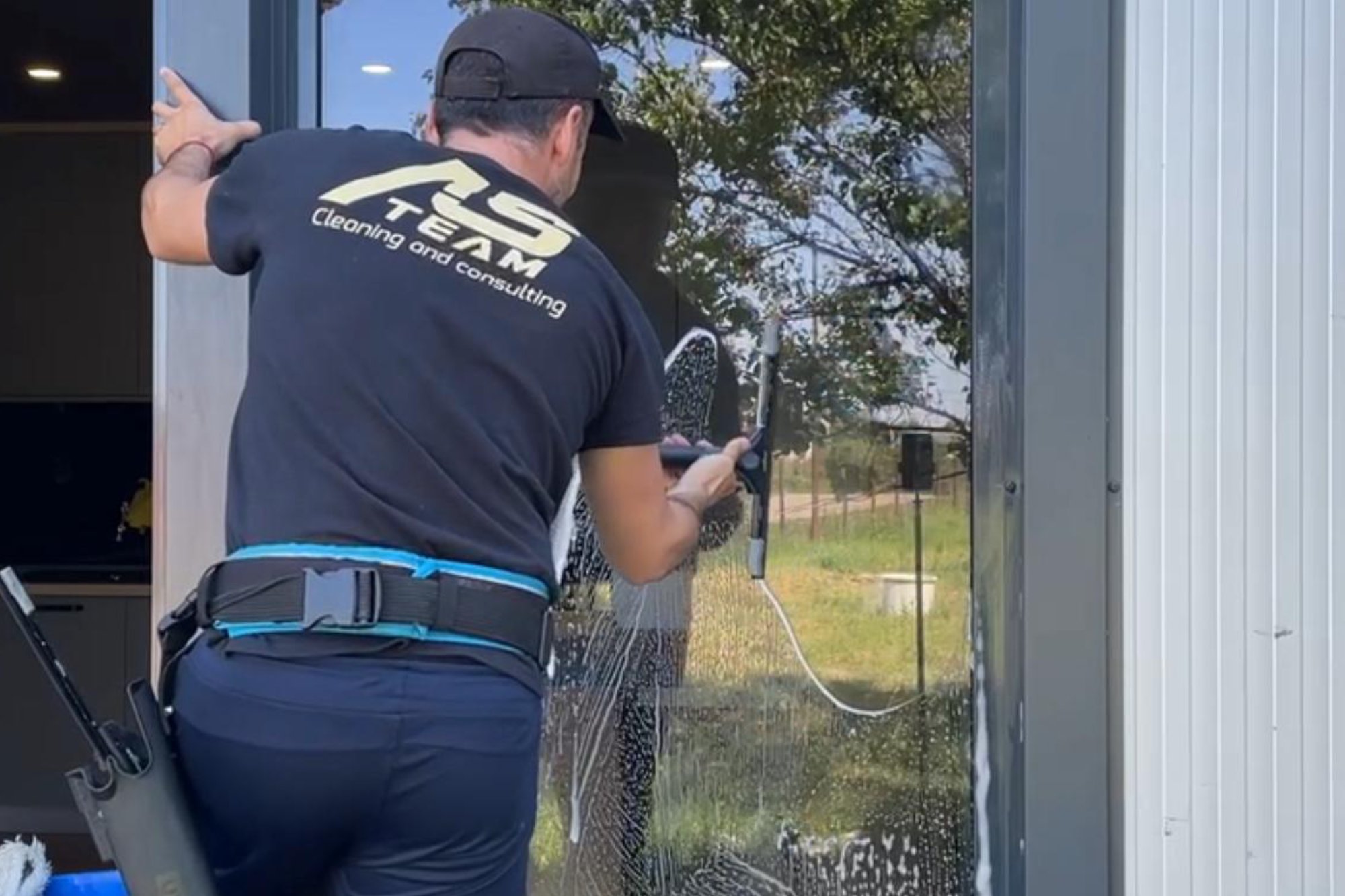 Echipa de Curatenie - Luciu fara Efort