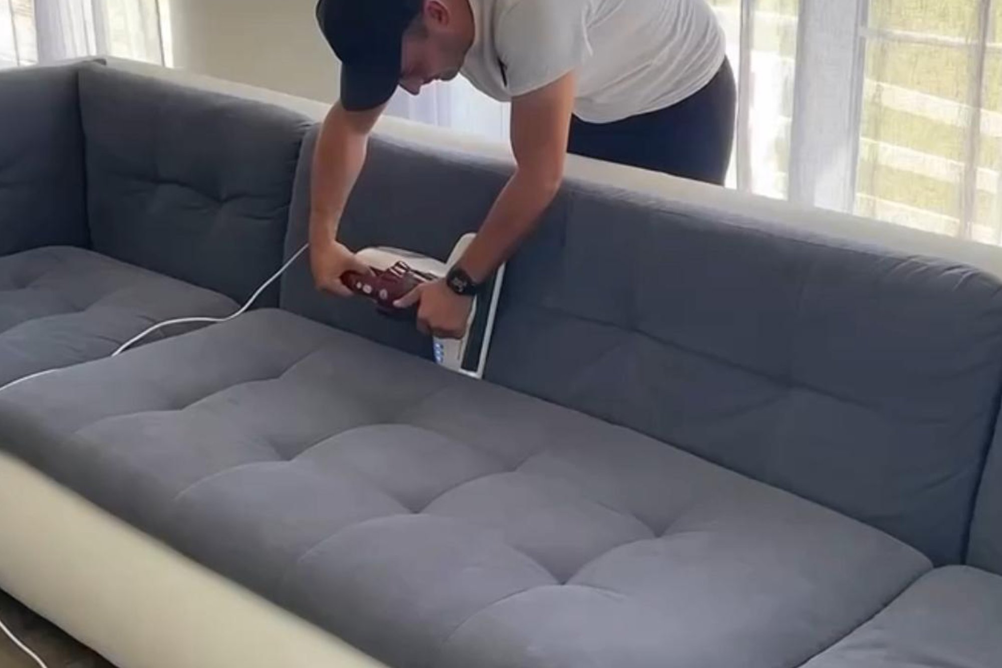 Cauti solutii eficiente pentru curatenia canapelelor?